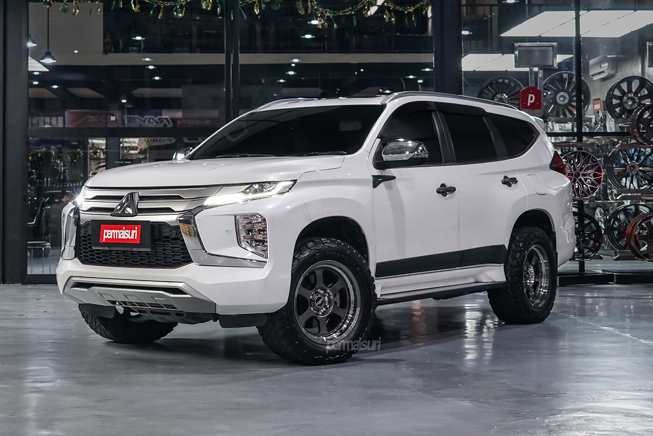 Rays Volk Racing TE37XT SL M-Spec with Mitsubishi Pajero Sport