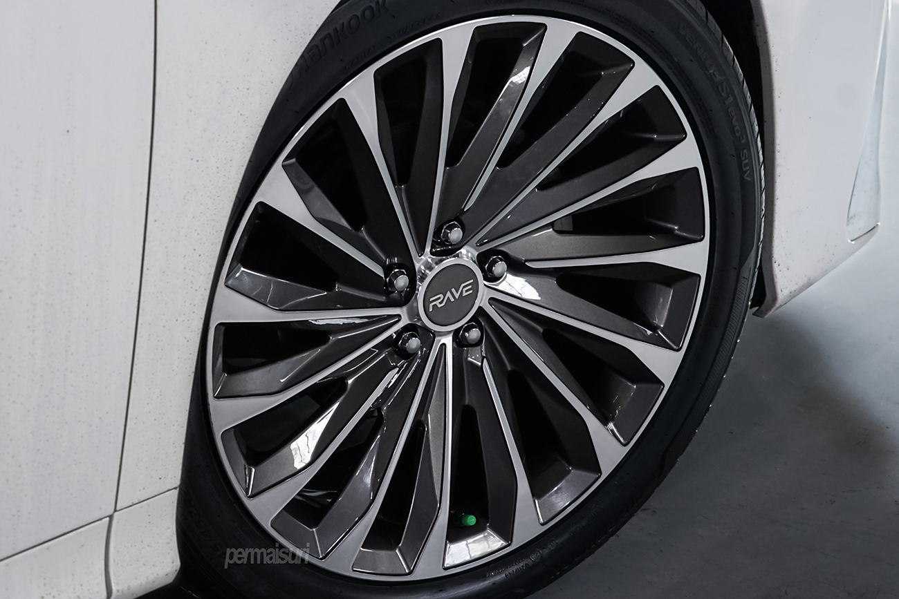RAVE Calligra with Lexus LM350