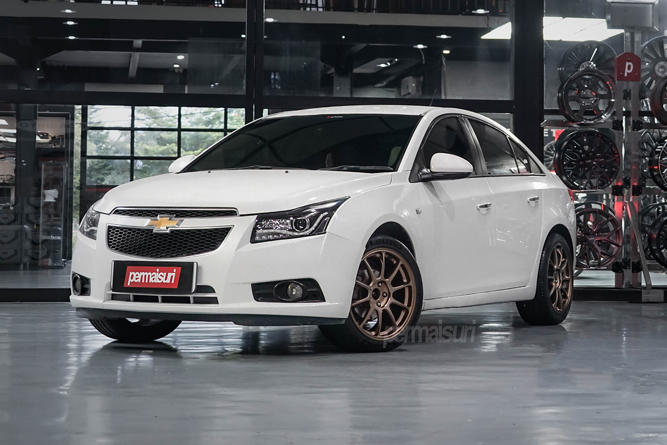 Rays Volk Racing ZE40 M-Spec with Chevrolet Cruze