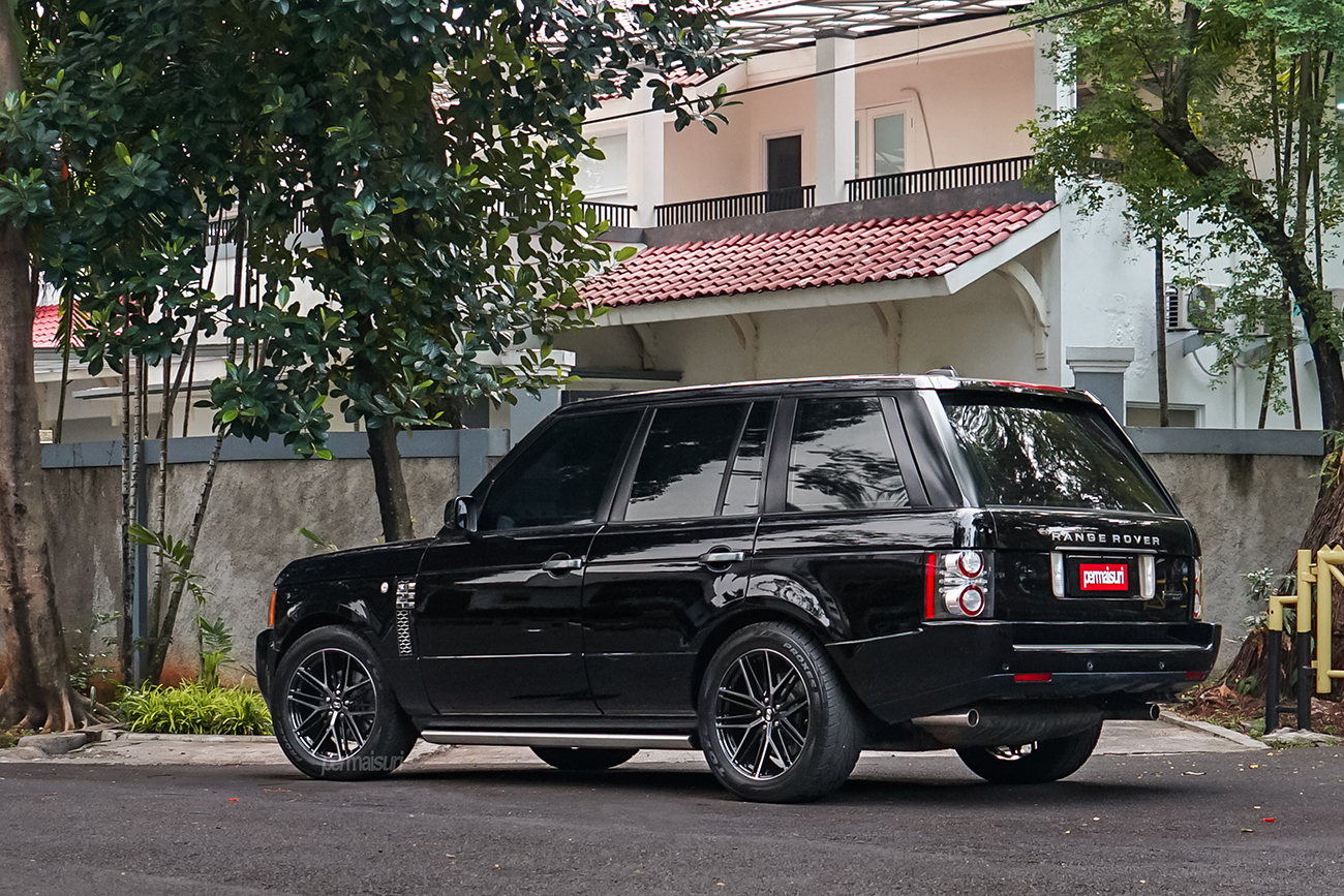 Permaisuri | Enkei Performance Phantom with Range Rover Autobiography