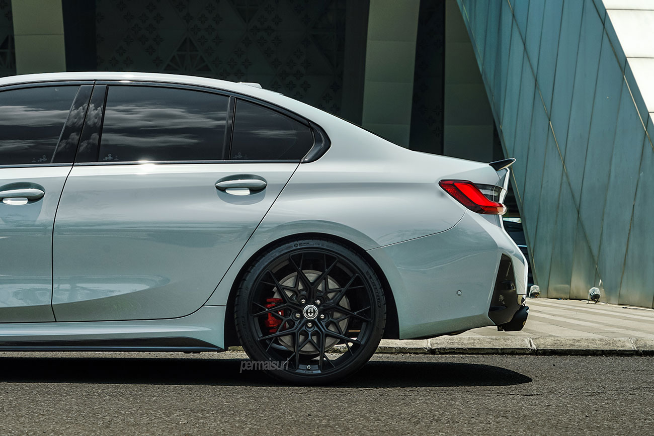 Permaisuri Perfectly stanced by Öhlins, this BMW G20 rolls with HRE