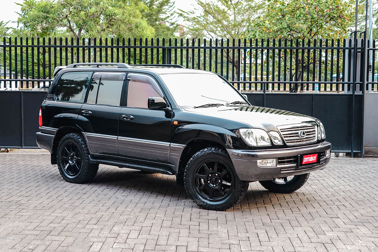 Enkei PDT1 with Lexus LX470