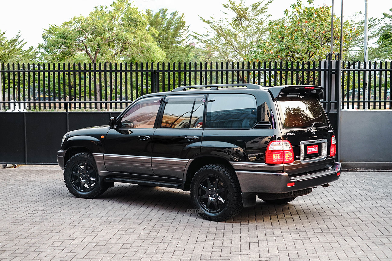 Enkei PDT1 with Lexus LX470
