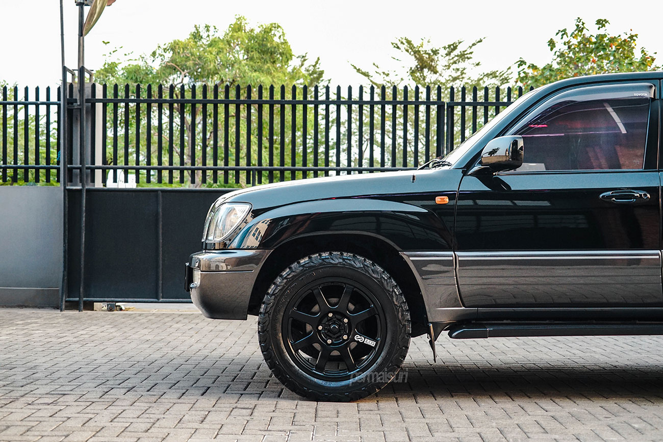 Enkei PDT1 with Lexus LX470