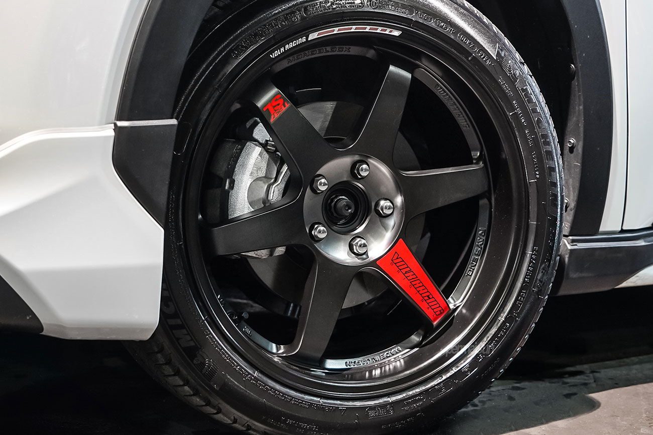 Rays Volk Racing TE37SL Black Edition III with Toyota Innova Zenix