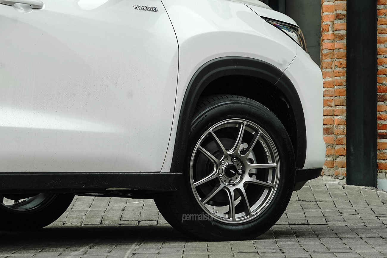 KONIG Heliogram with Toyota Innova Zenix