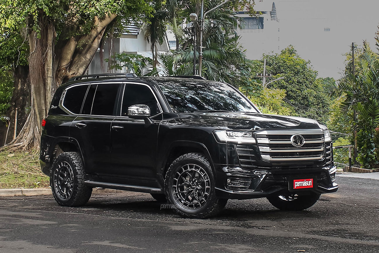 Vossen HFX-1 with Toyota Land Cruiser J300