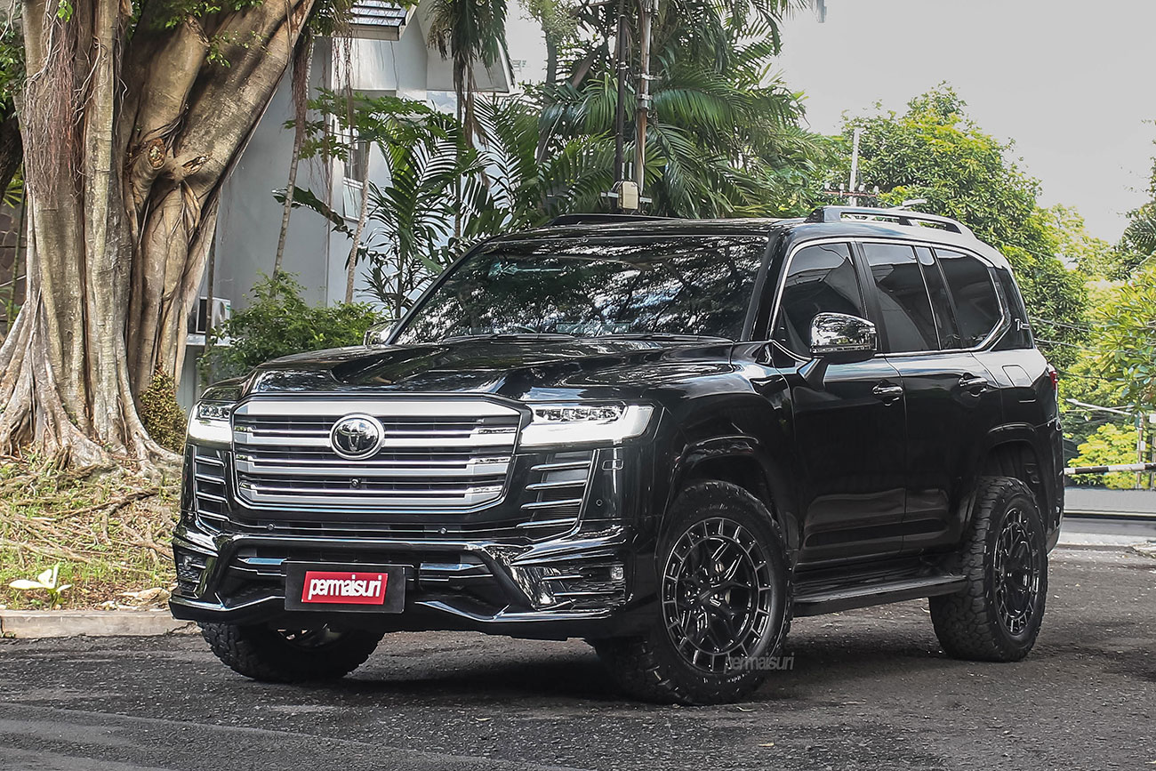 Vossen HFX-1 with Toyota Land Cruiser J300
