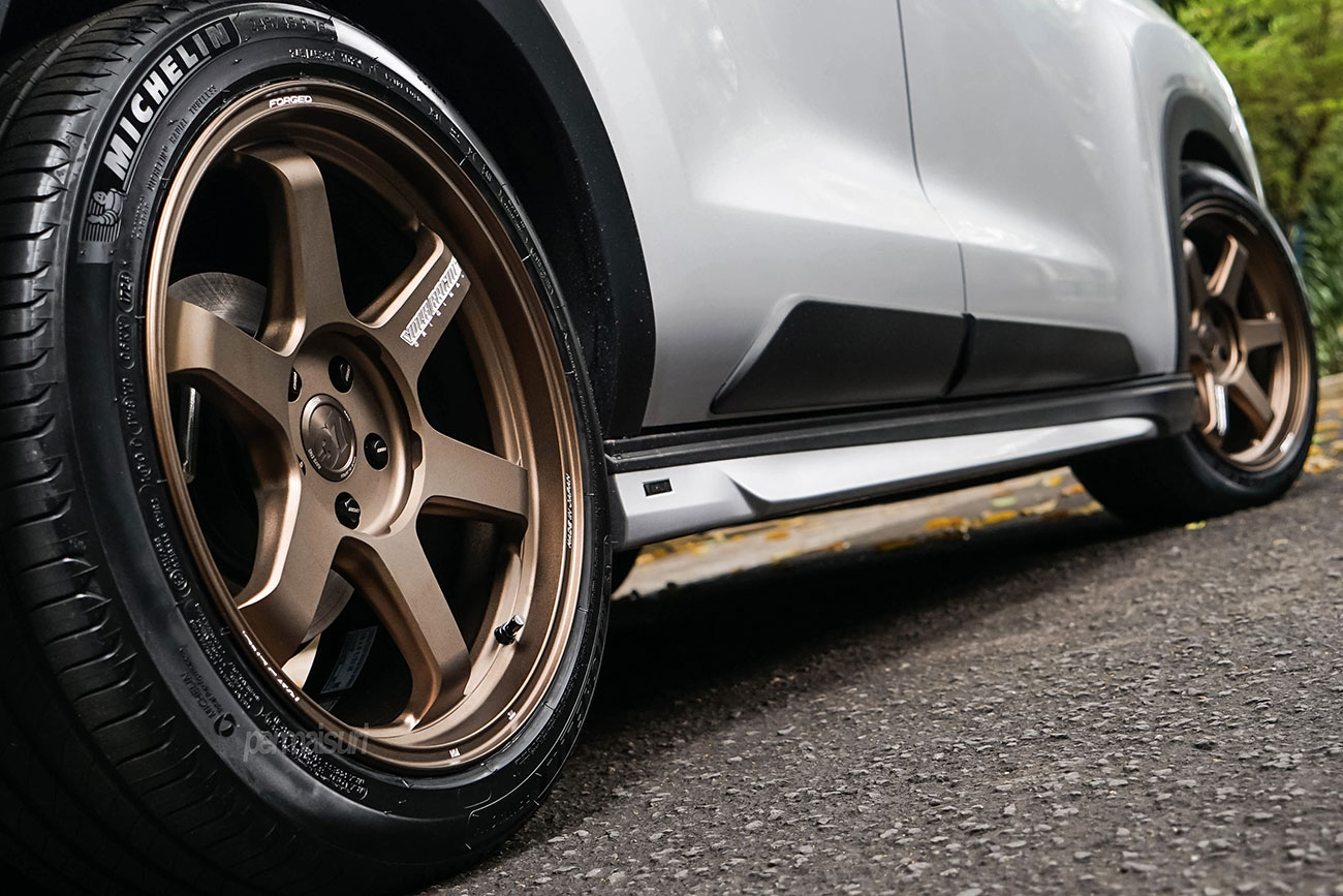 Rays Volk Racing TE37 Ultra M-Spec with Toyota Innova Zenix