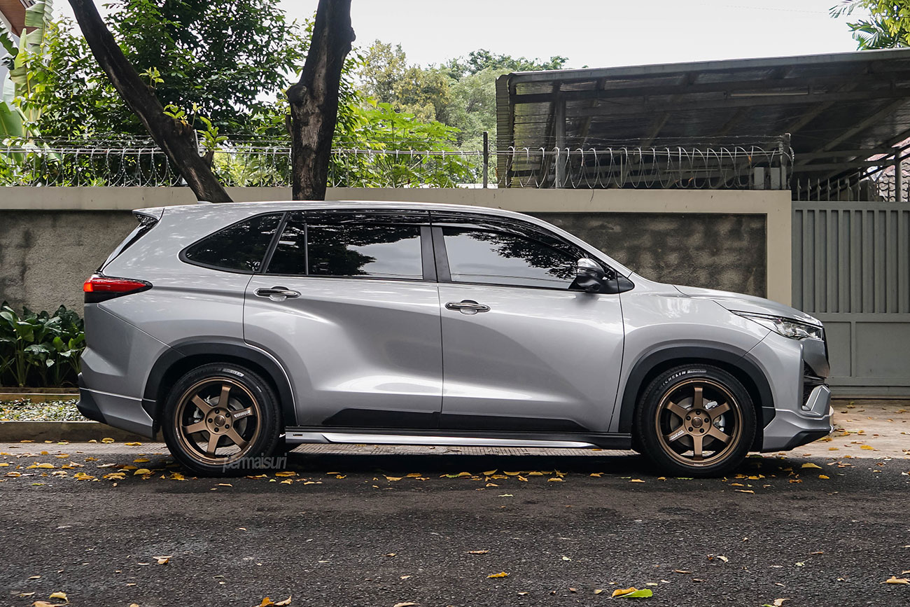Rays Volk Racing TE37 Ultra M-Spec with Toyota Innova Zenix