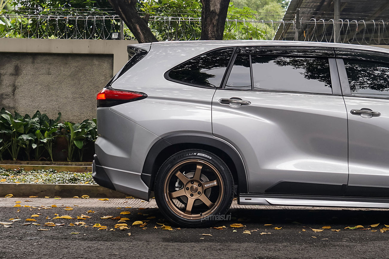 Rays Volk Racing TE37 Ultra M-Spec with Toyota Innova Zenix