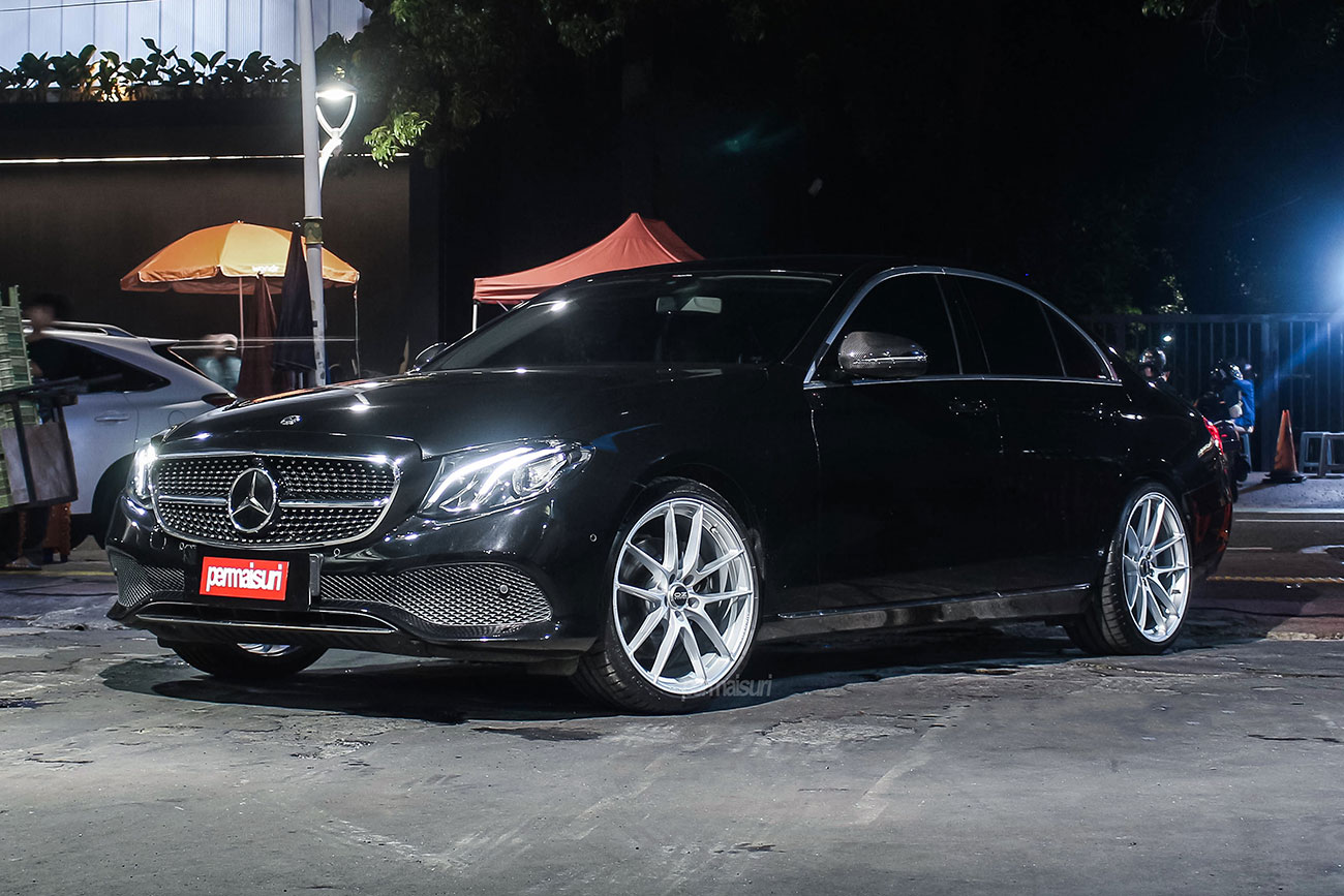 OZ Racing Leggera HLT with Mercedes Benz E-Class W213