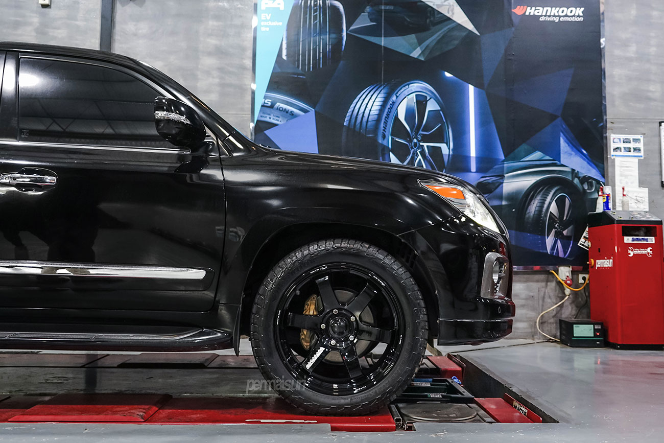 Rays Volk Racing TE37 Ultra Large PCD M-Spec with Lexus LX570