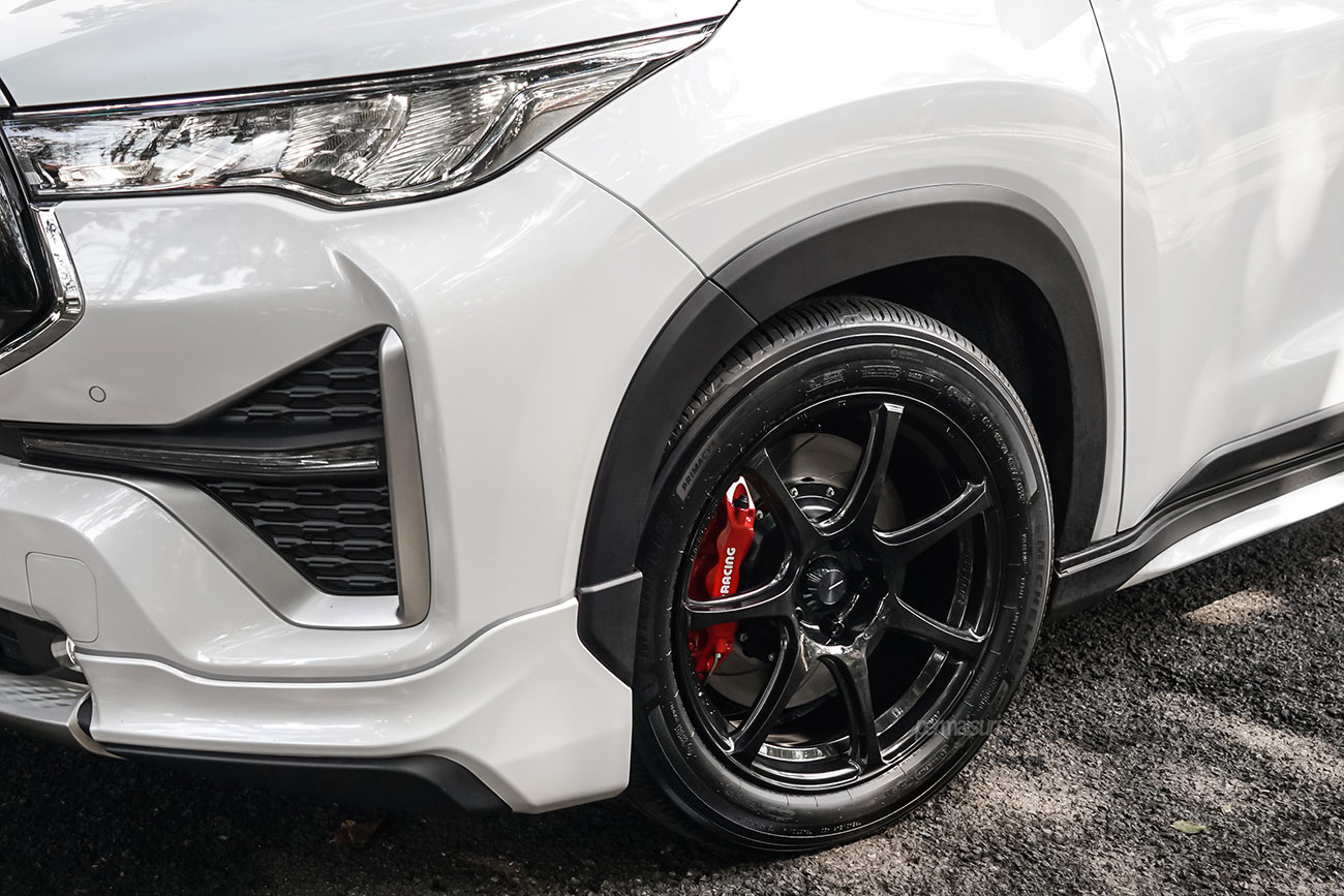 WedsSport SA-75R with Toyota Innova Zenix