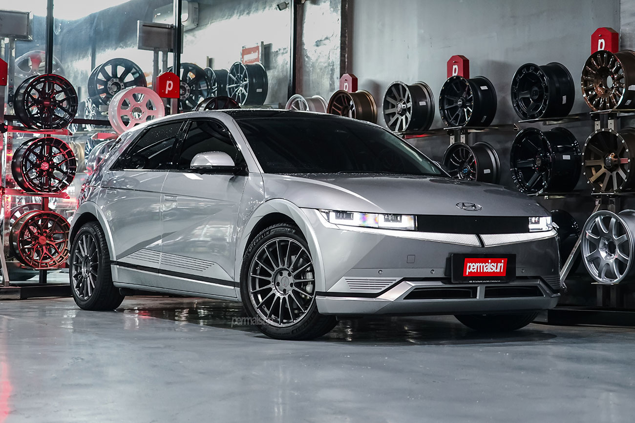 TSW Paddock with Hyundai Ioniq 5