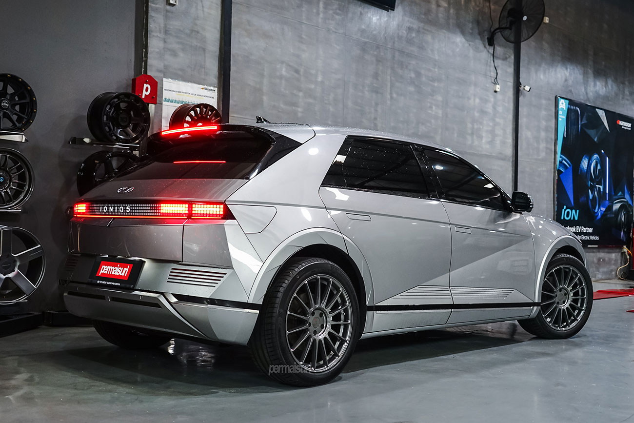 TSW Paddock with Hyundai Ioniq 5