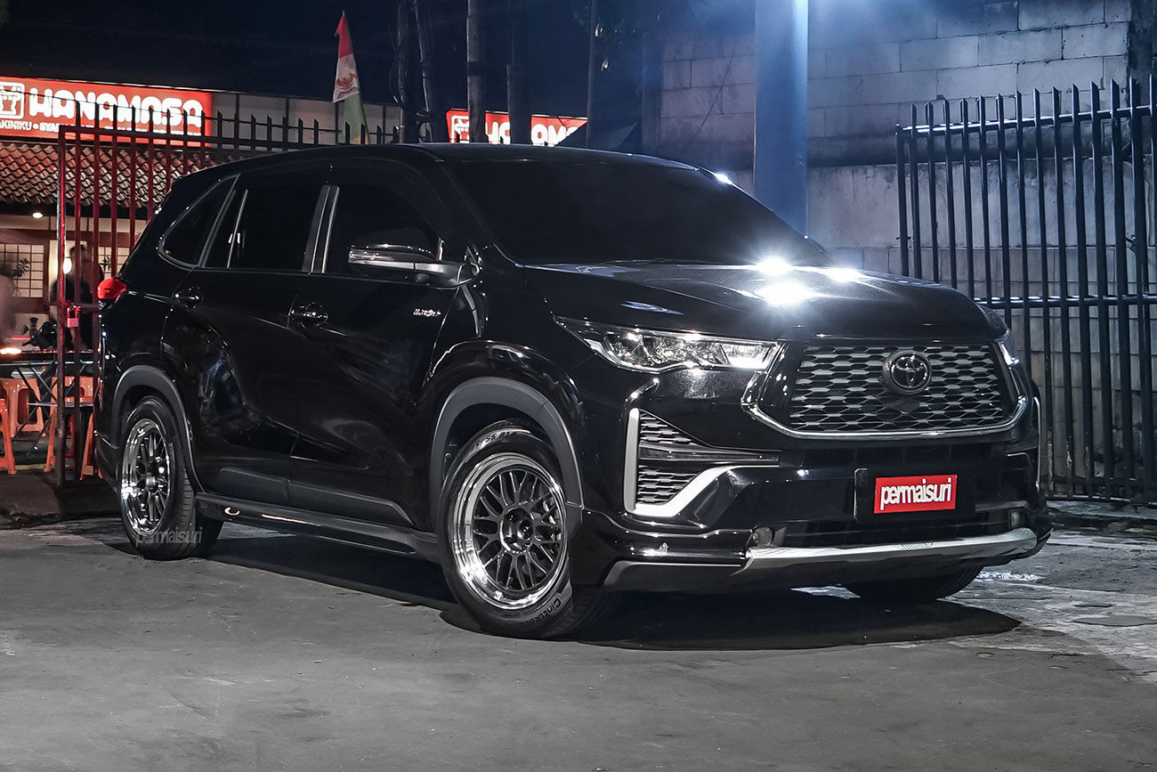 Rays Volk Racing 21A with Toyota Innova Zenix