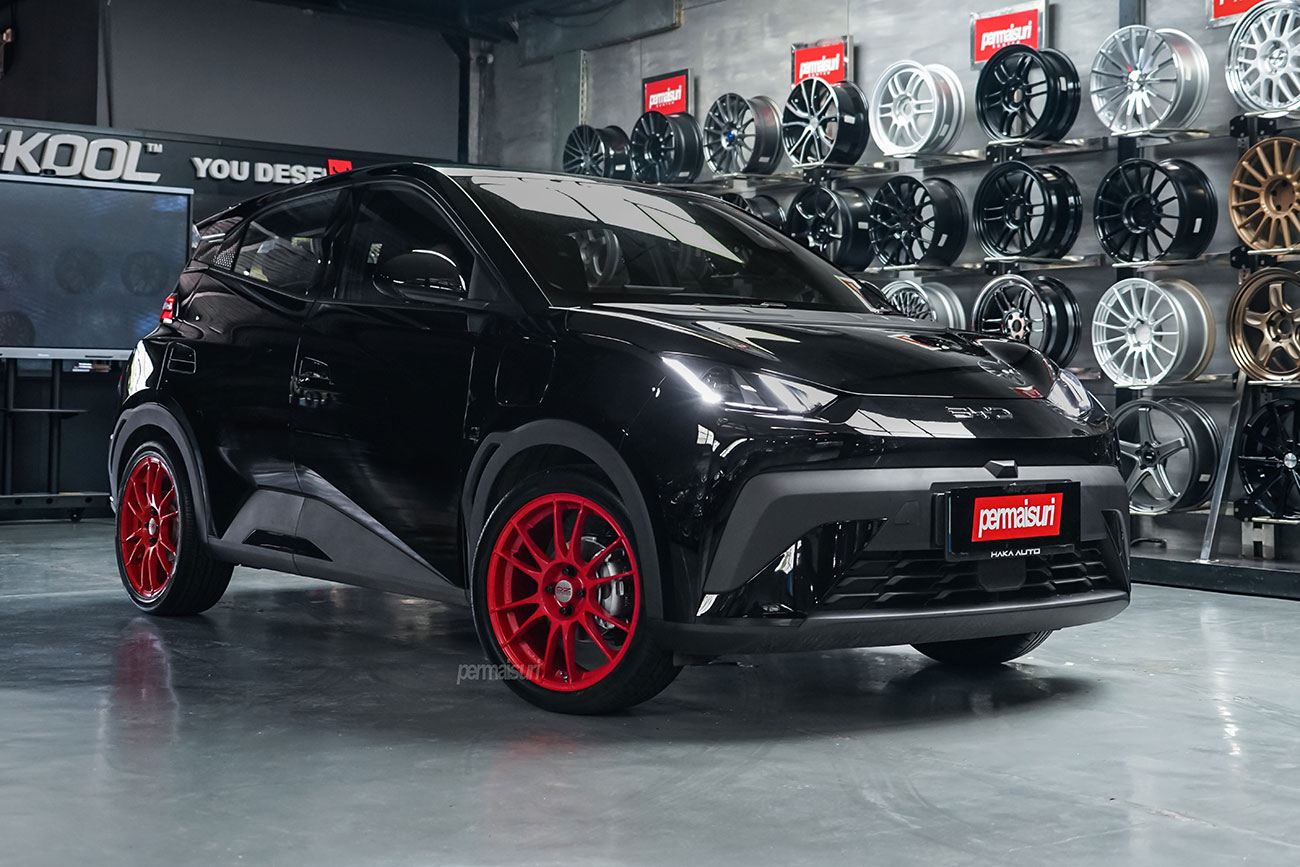 OZ Racing Ultra Leggera Rosso with BYD Atto 1