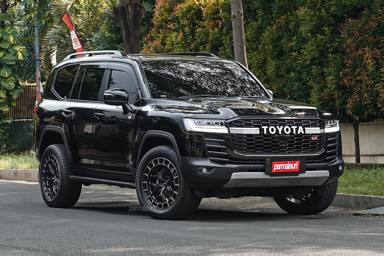 Vossen HFX-1 with Toyota Land Cruiser J300