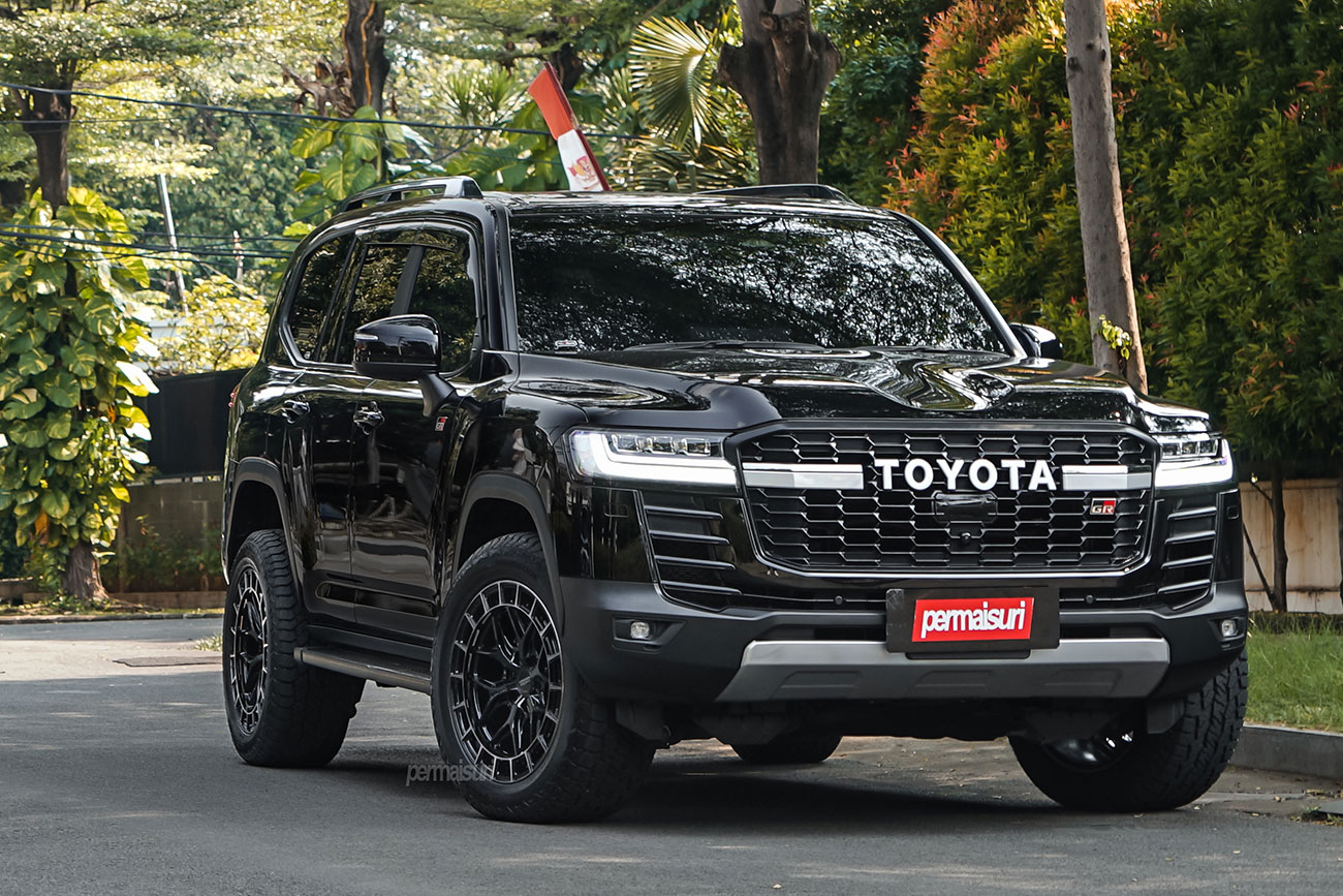Vossen HFX-1 with Toyota Land Cruiser J300