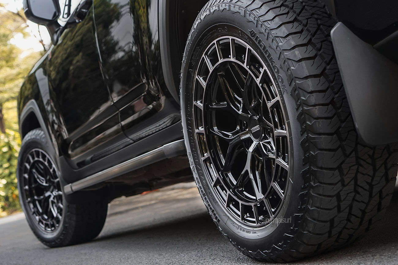 Vossen HFX-1 with Toyota Land Cruiser J300