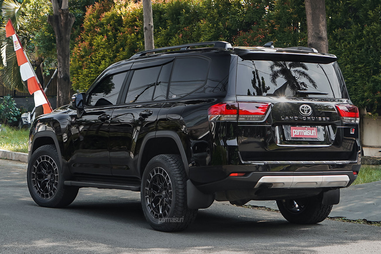 Vossen HFX-1 with Toyota Land Cruiser J300