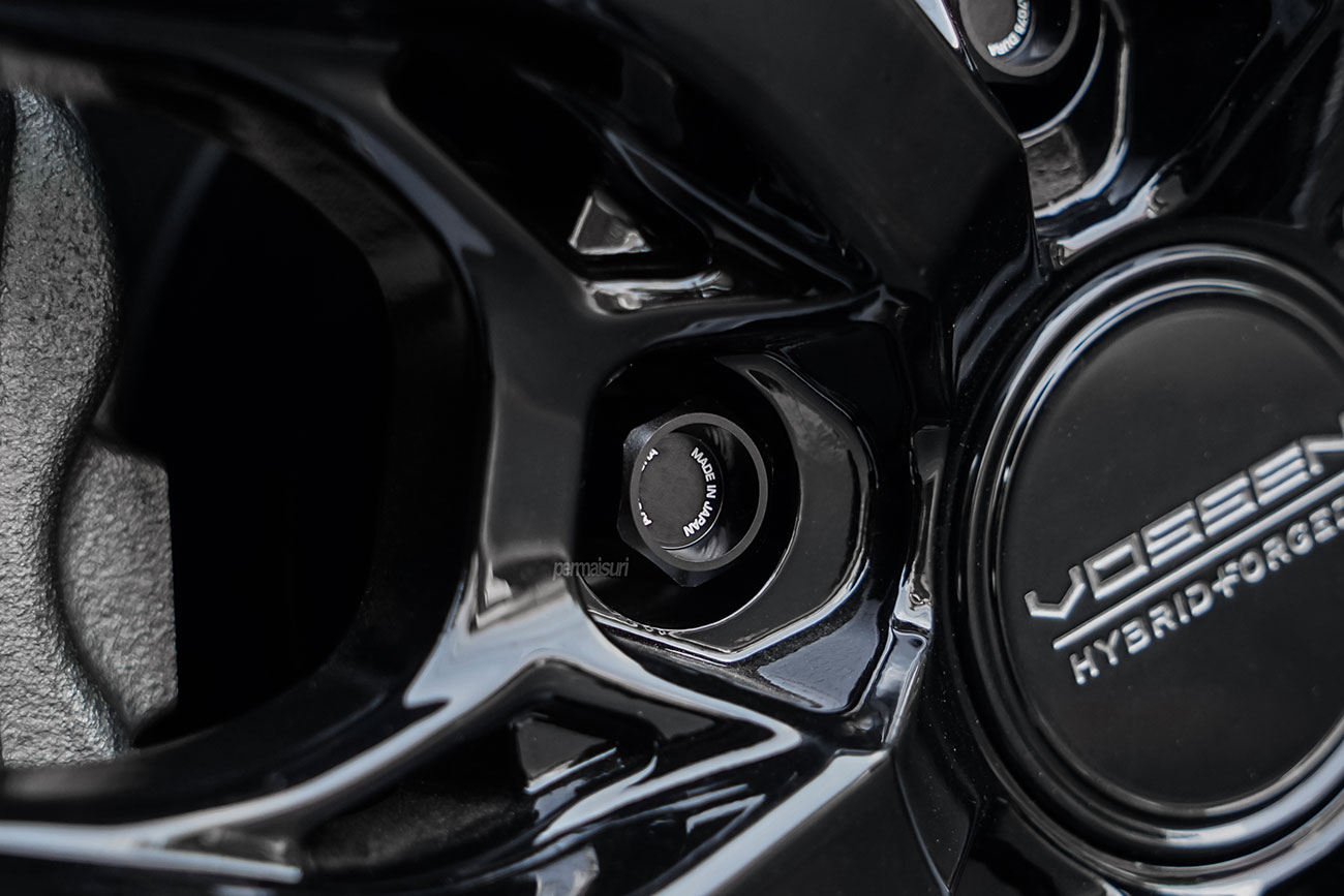 Vossen HFX-1 with Toyota Land Cruiser J300