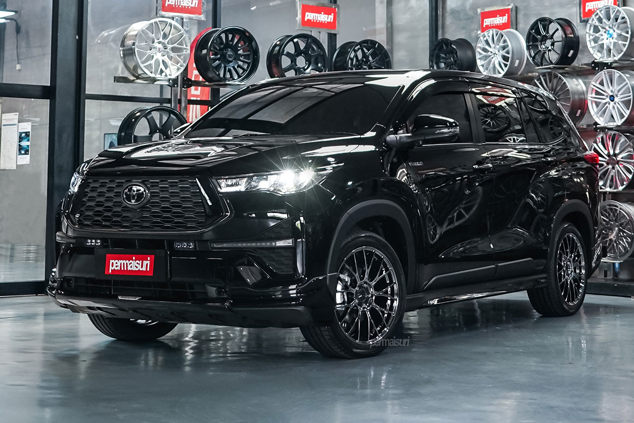 Enkei PFM1 with Toyota Innova Zenix