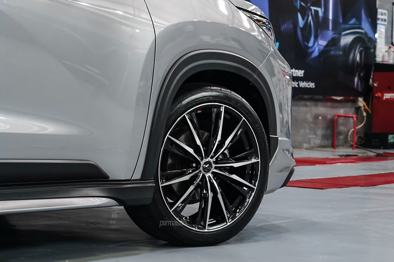 Weds Leonis GX with Toyota Innova Zenix