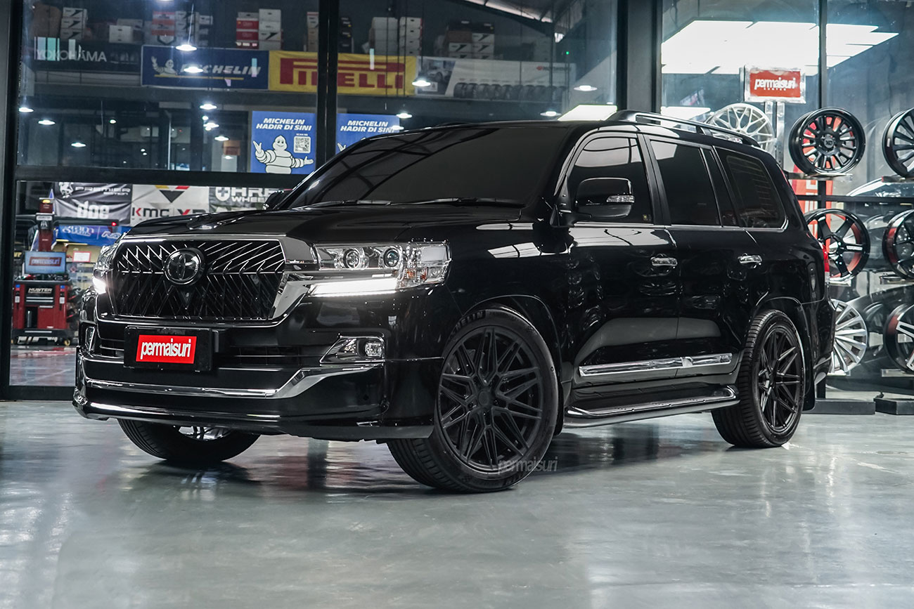 Vossen HF-7 with Toyota Land Cruiser J200