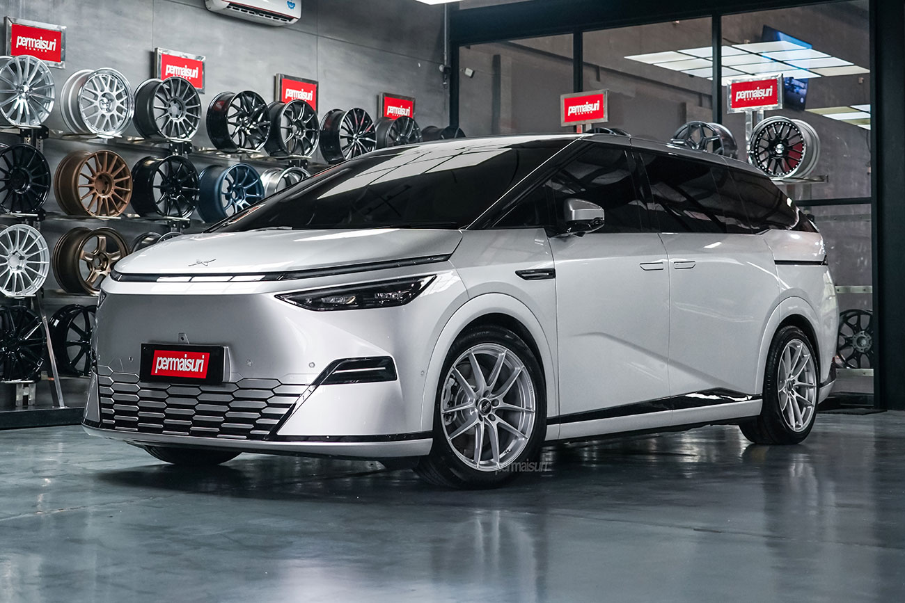 OZ Racing Ultra Leggera HLT with XPeng X9