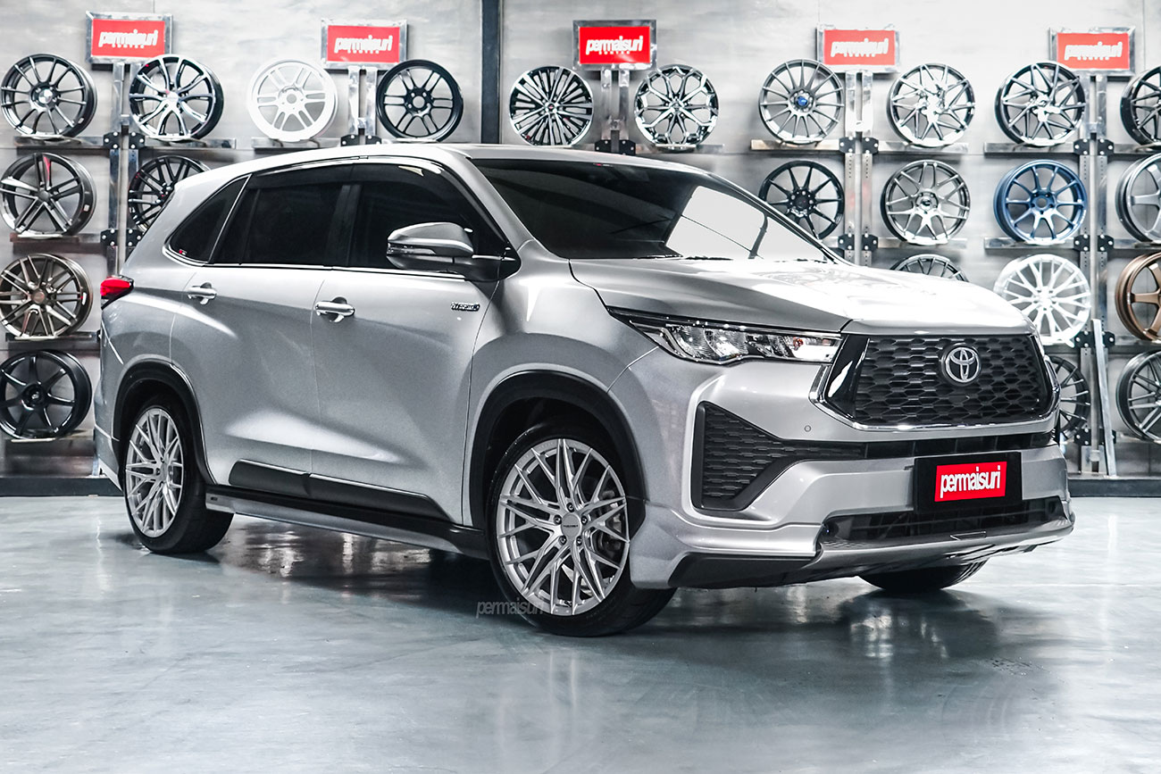 Facewheels FW166 with Toyota Innova Zenix