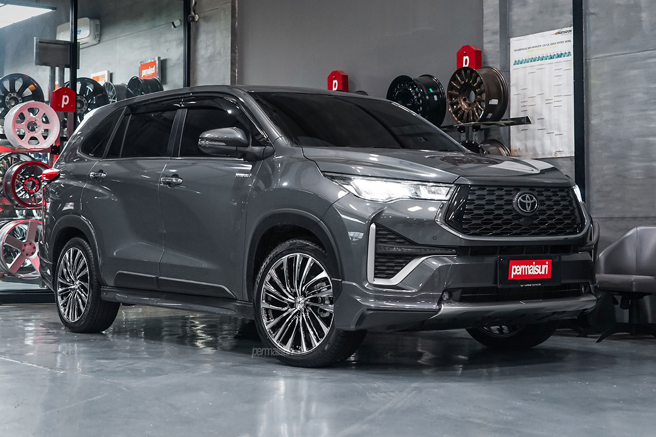 Weds Leonis FS with Toyota Innova Zenix