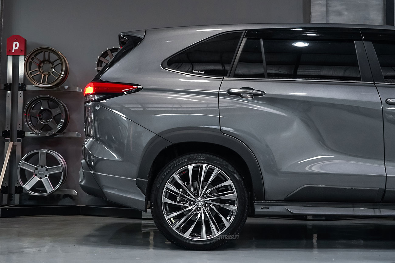Weds Leonis FS with Toyota Innova Zenix