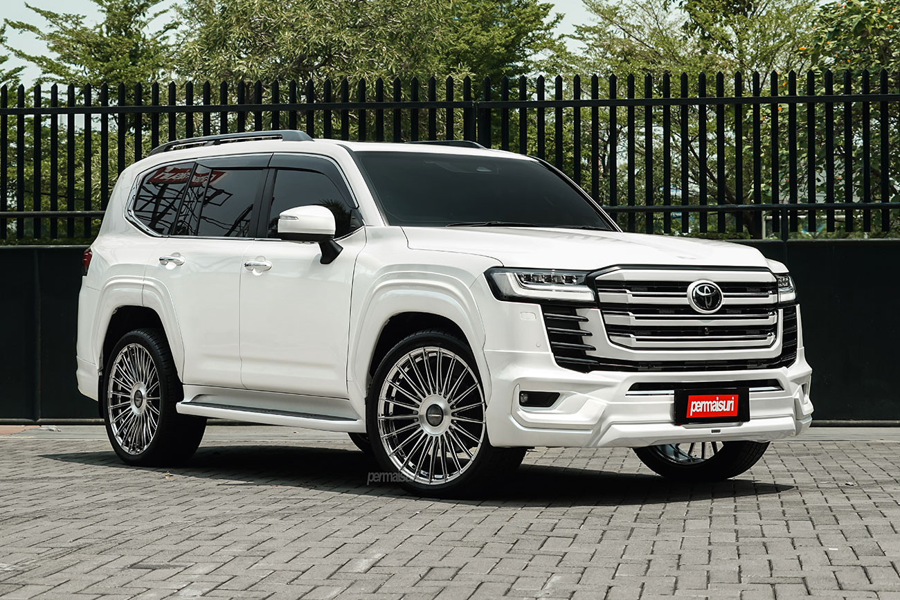 Vossen HF-8 with Toyota Land Cruiser J300