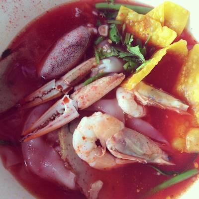 เย็นตาโฟซีฟู้ด ที่ ร้านอาหาร บ้านก๋วยเตี๋ยวซีฟู๊ด by ป้าทิ้ง