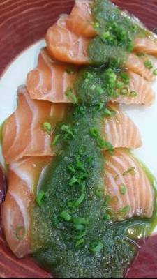 แซลมอนแช่น้ำปลา ที่ ร้านอาหาร Neta Sushi