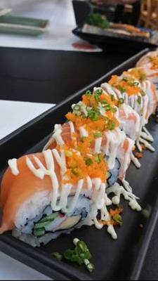 แซลมอนโรล ที่ ร้านอาหาร Neta Sushi แซลมอนโรล ที่ ร้านอาหาร Neta Sushi