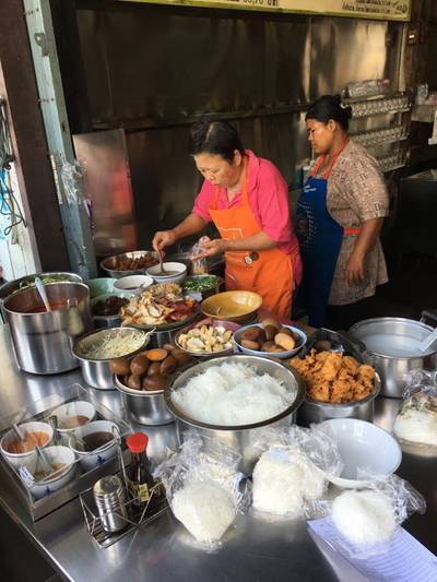 บรรยากาศร้าน ที่ ร้านอาหาร ยกเข่ง