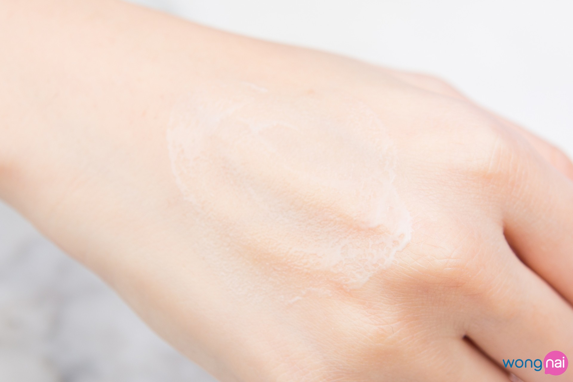 4 ครีมกันแดดที่ใช้แล้วต้องซื้อต่อ! ไม่สิว ไม่มัน รูขุมขนไม่กว้าง