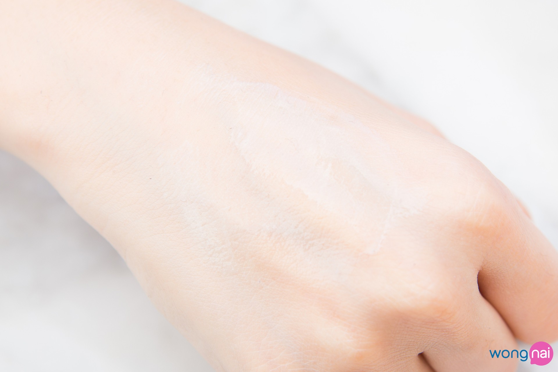 4 ครีมกันแดดที่ใช้แล้วต้องซื้อต่อ! ไม่สิว ไม่มัน รูขุมขนไม่กว้าง