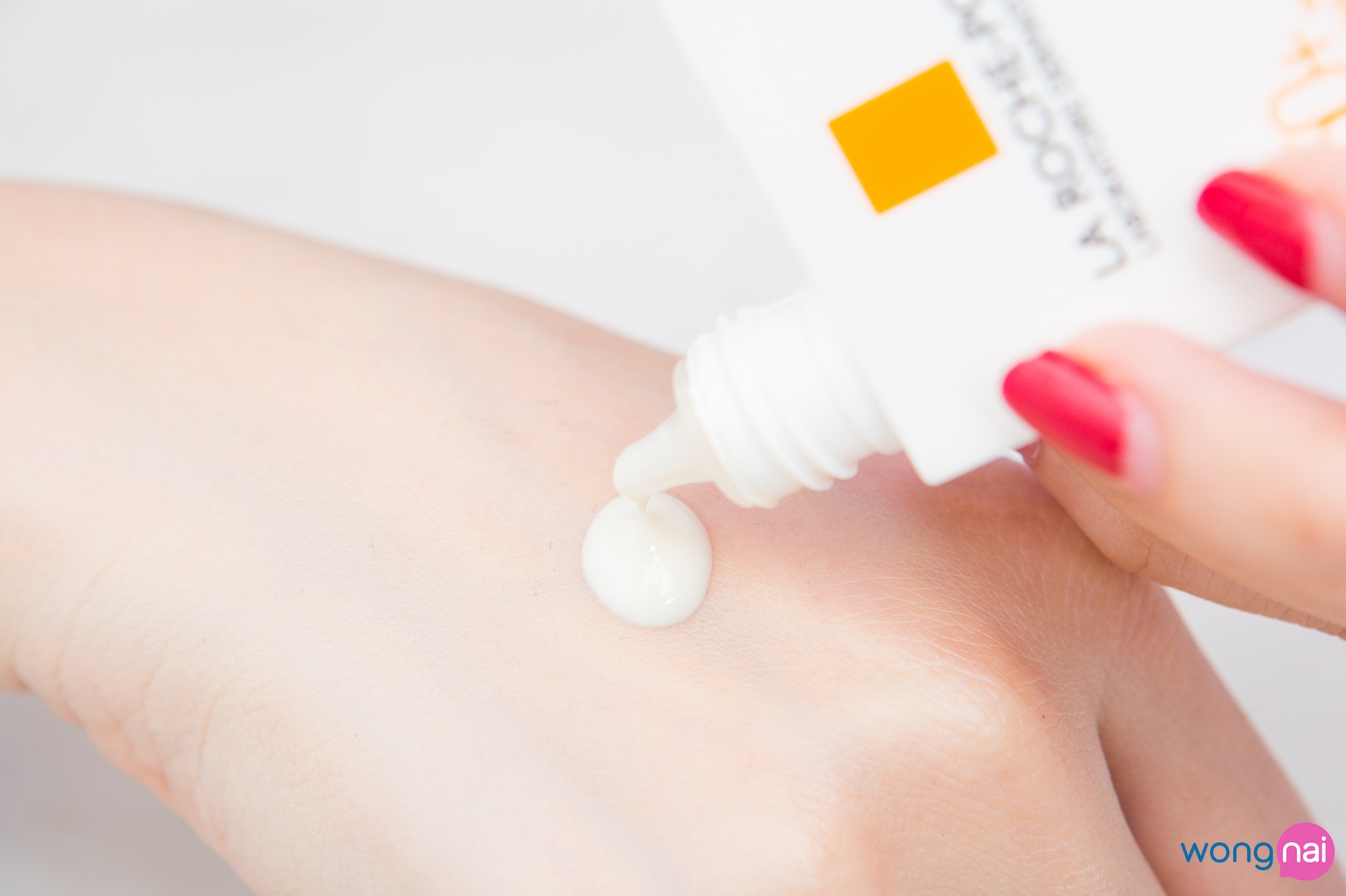 4 ครีมกันแดดที่ใช้แล้วต้องซื้อต่อ! ไม่สิว ไม่มัน รูขุมขนไม่กว้าง