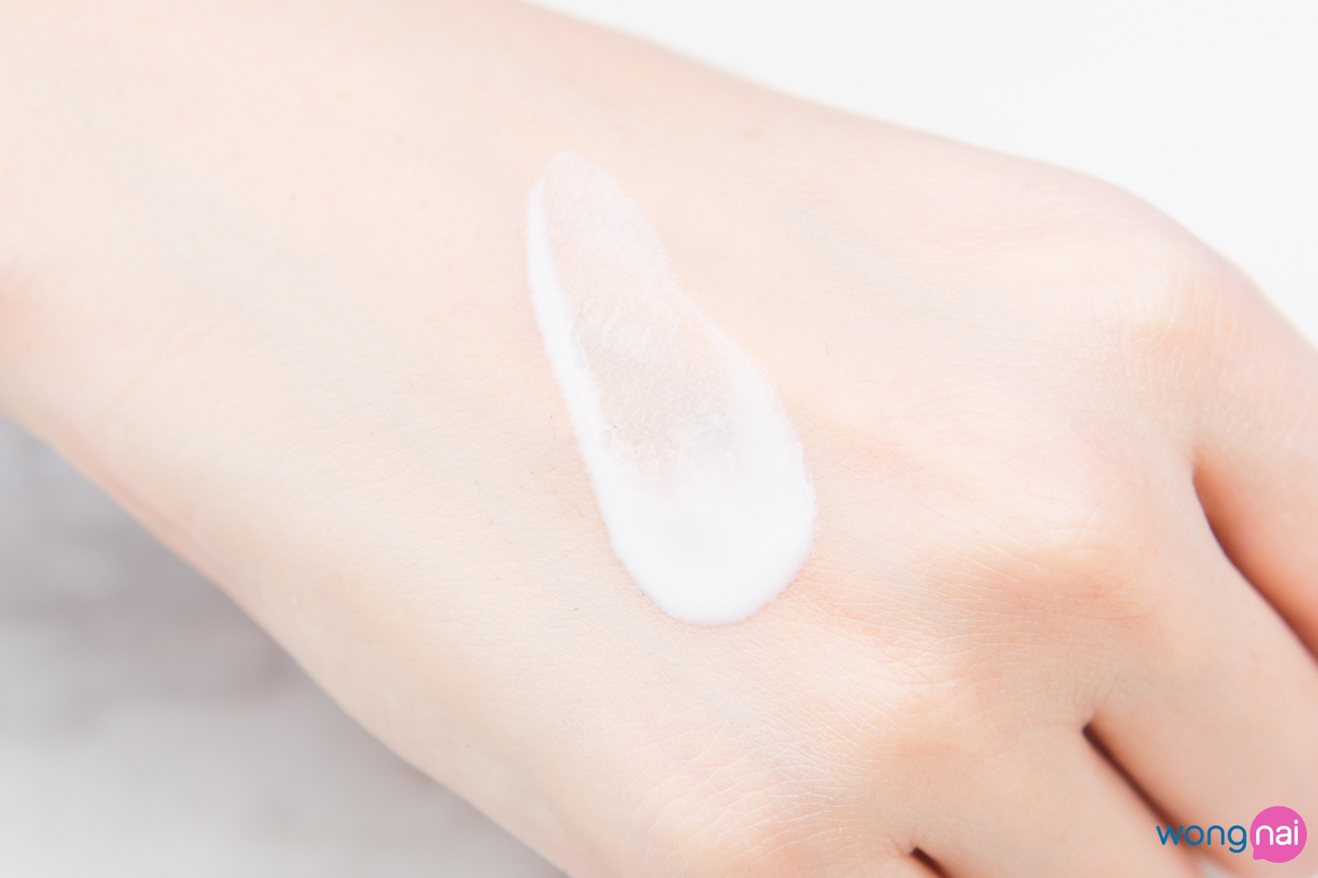 4 ครีมกันแดดที่ใช้แล้วต้องซื้อต่อ! ไม่สิว ไม่มัน รูขุมขนไม่กว้าง