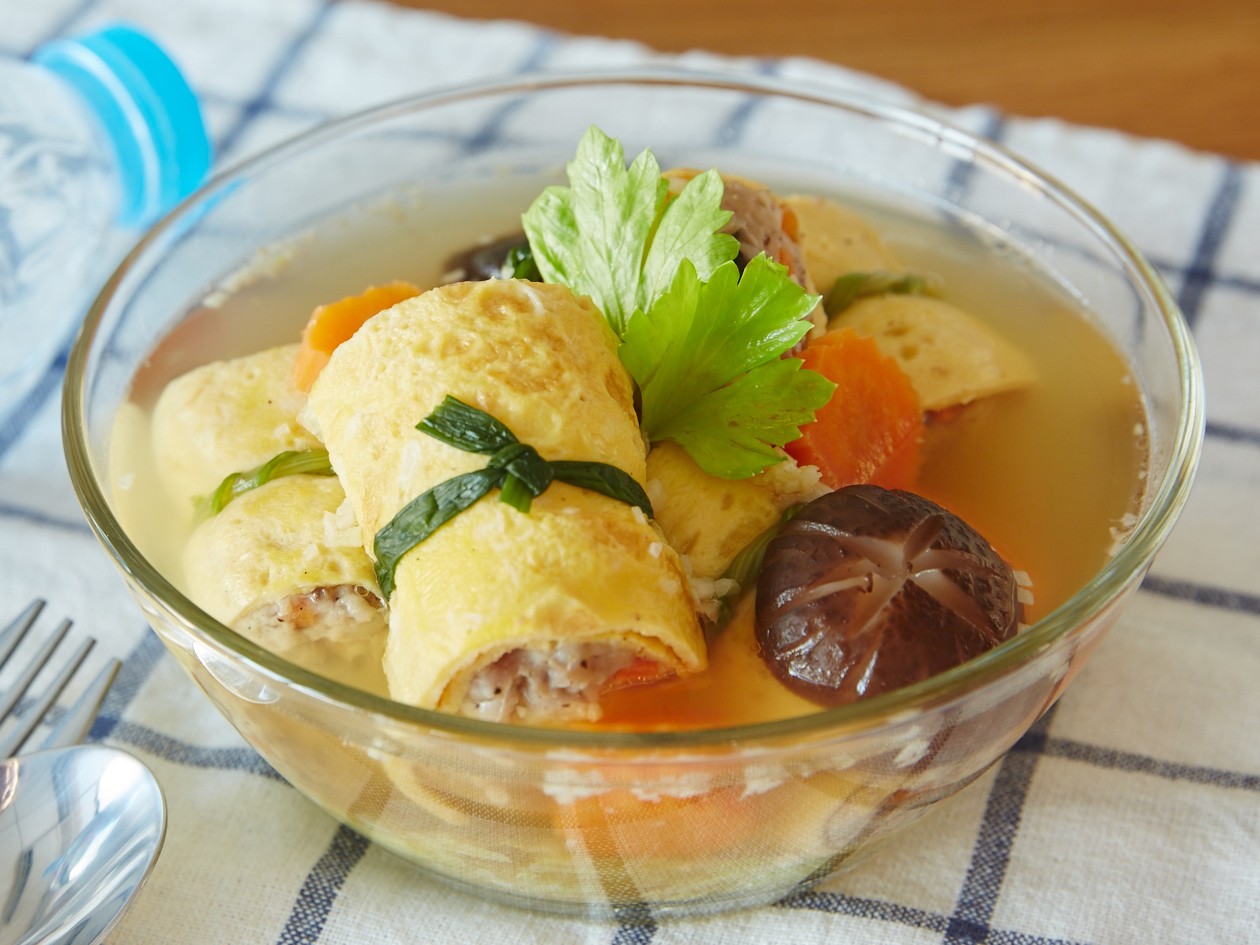 แกงจืดไข่ม้วน แกงจืดไข่ม้วน