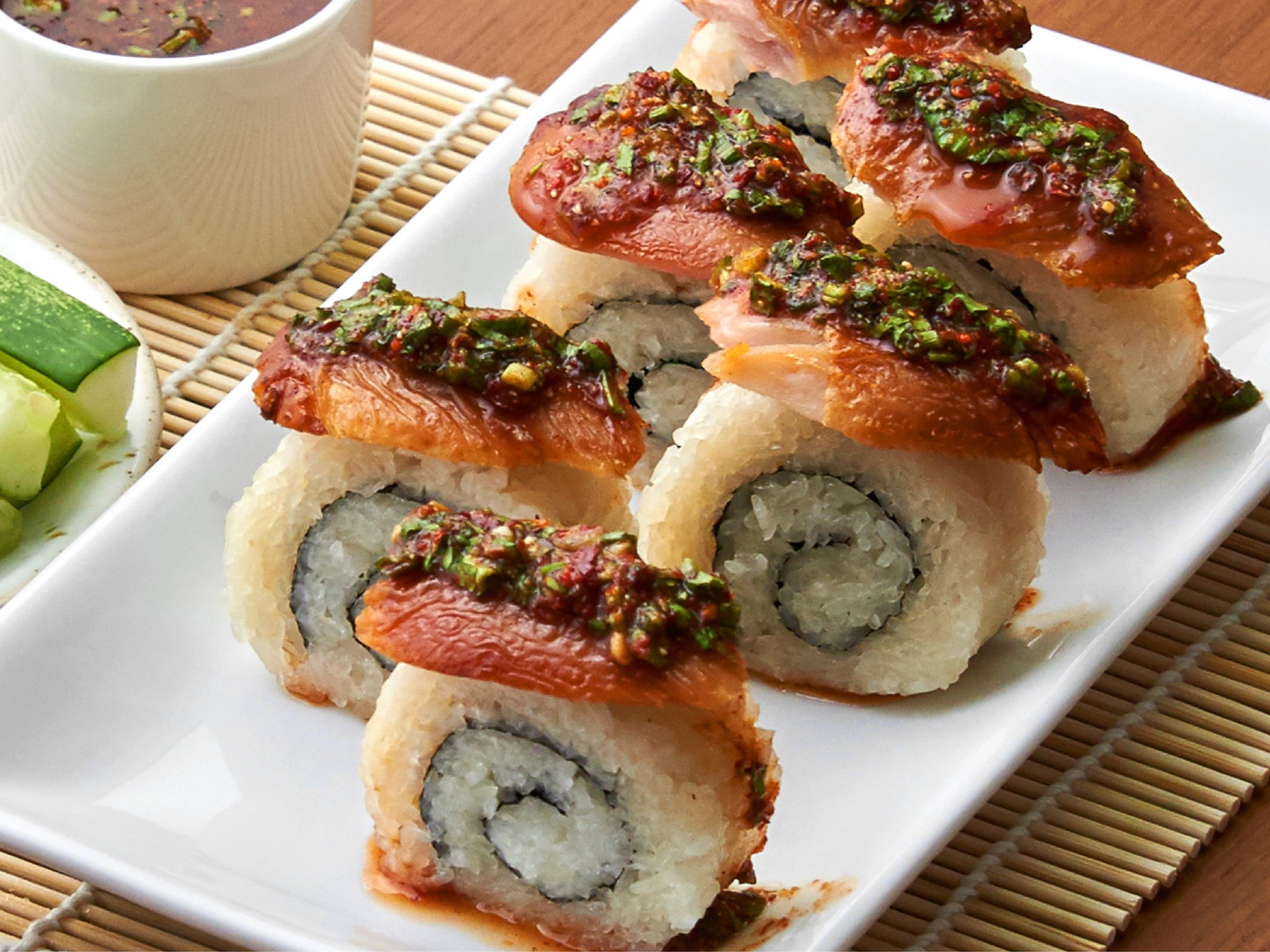 ซูชิข้าวเหนียวไก่ย่างจิ้มแจ่ว