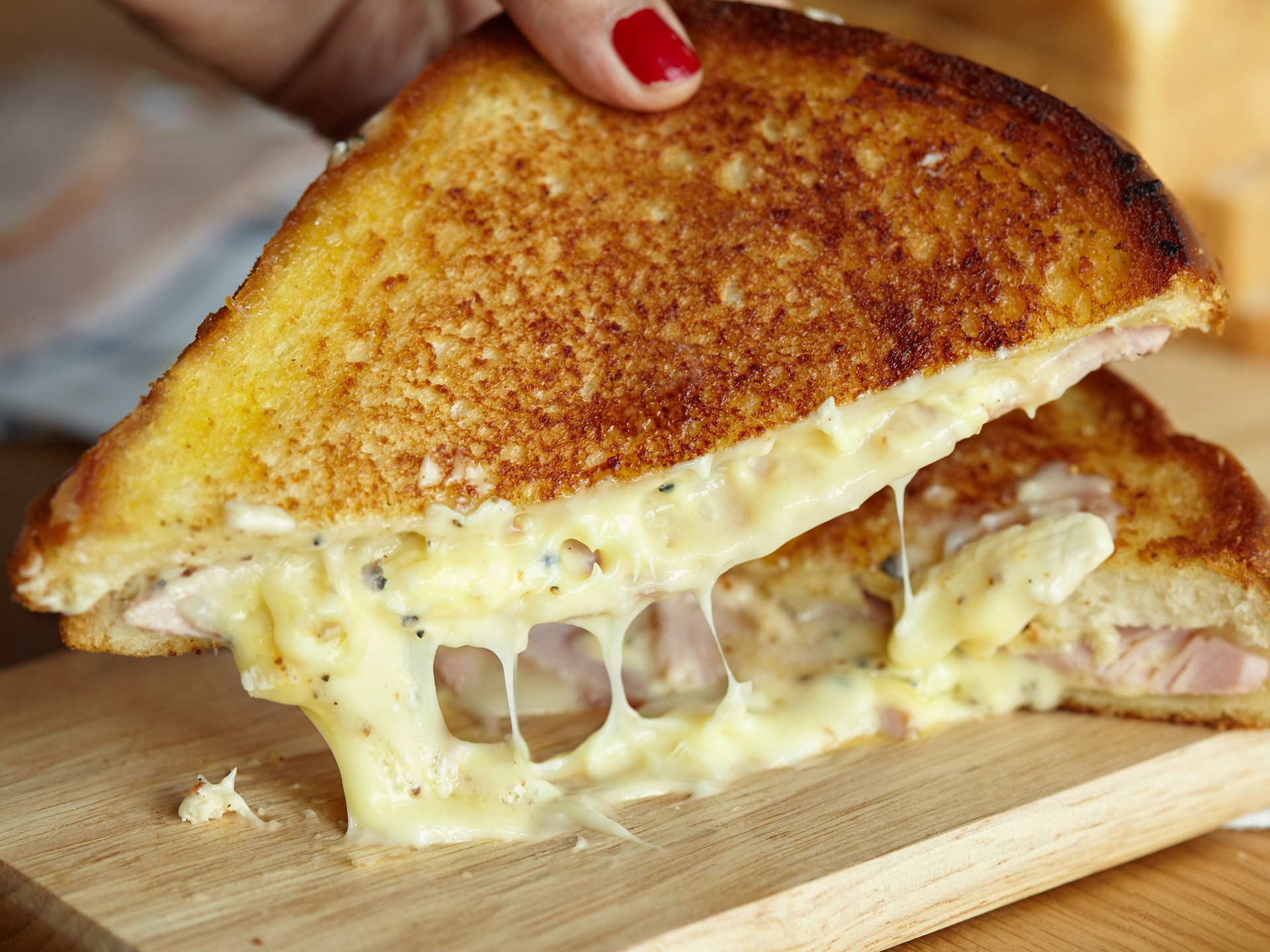 แซนด์วิชทรัฟเฟิลแฮมชีส