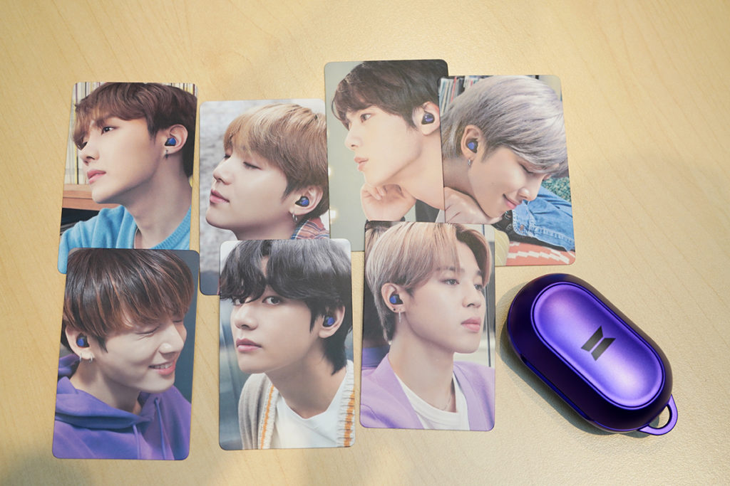 Galaxy Buds+ BTS Edition包裝盒中亦有BTS成員的相片小卡。