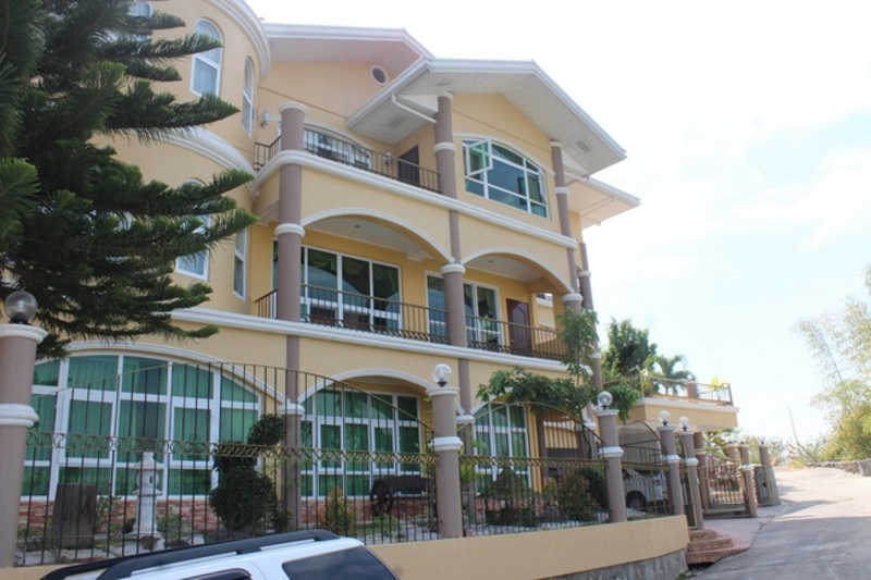 Mansion House overlooking the beach Quinavite, Bauang, La Union
