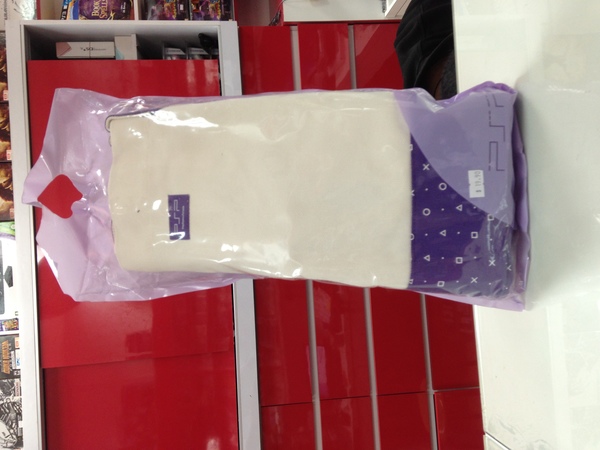 Playstation_portable_bag_1415947519