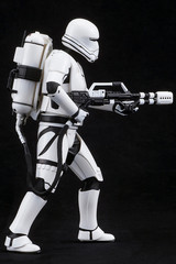 Artfx_star_wars_the_force_awakens_first_order_flametrooper_1488873416